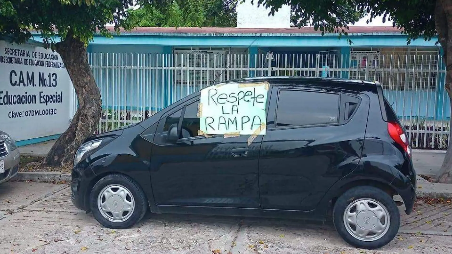 Respete la rampa